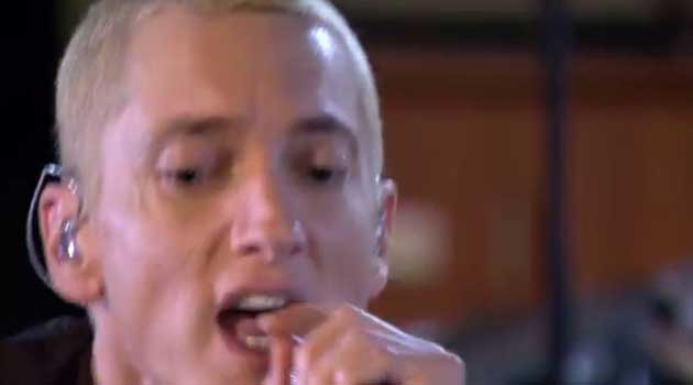 Eminem - Berzerk Live For BBC Radio 1